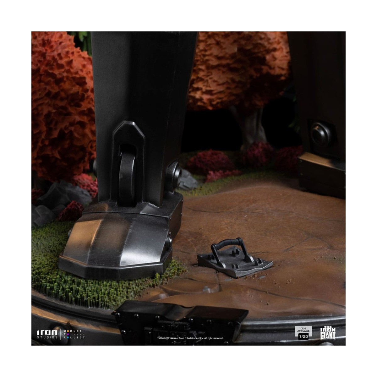 Iron Studios - Half Art Scale 1/20 - The Iron Giant & Hogarth Hughes Statuette