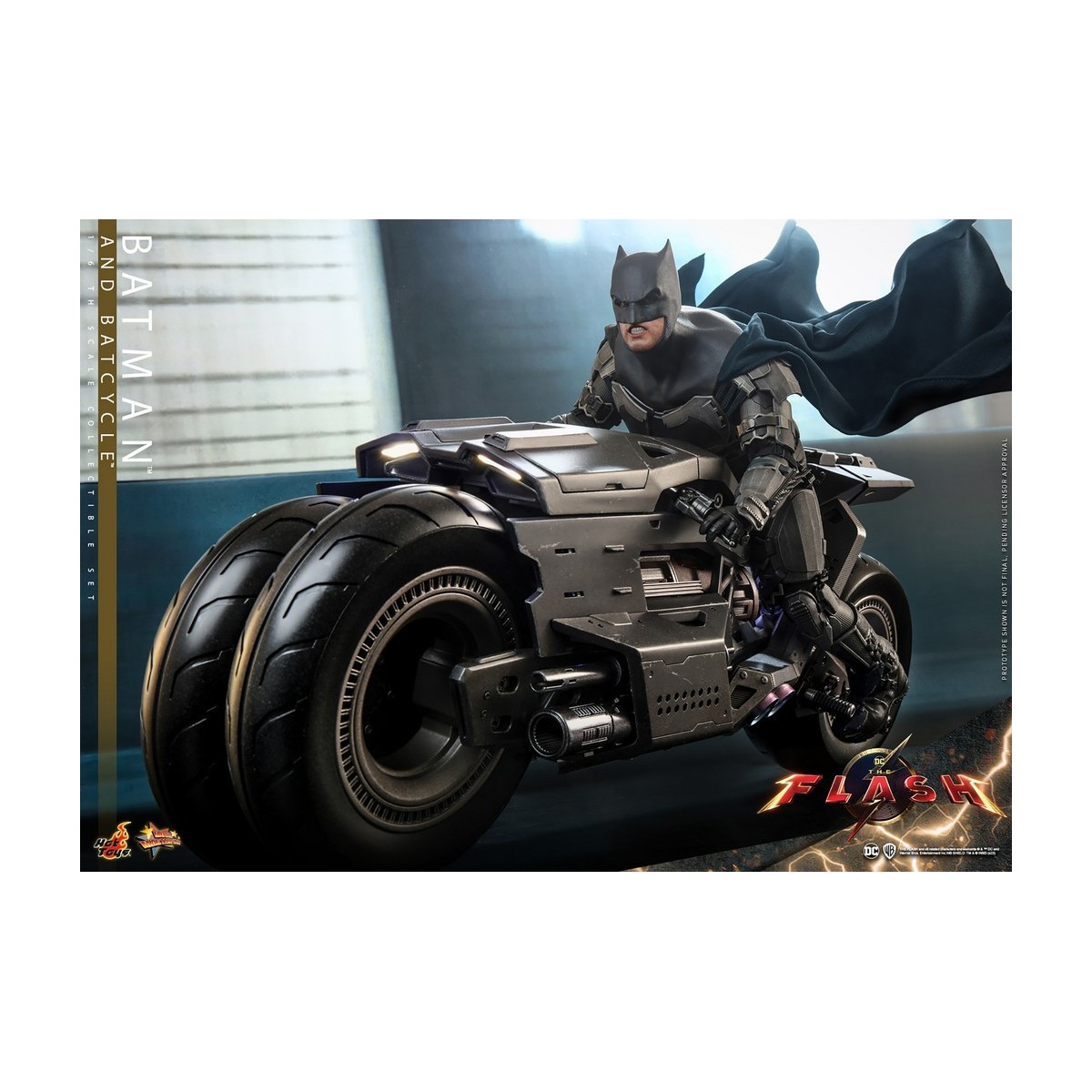 Hot Toys - DC Comics - Batman (Affleck) and Batcycle 1:6 Scale Figure Set The Flash - Movie Masterpiece 1/6