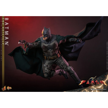 Hot Toys - DC Comics - Batman (Affleck) and Batcycle 1:6 Scale Figure Set The Flash - Movie Masterpiece 1/6
