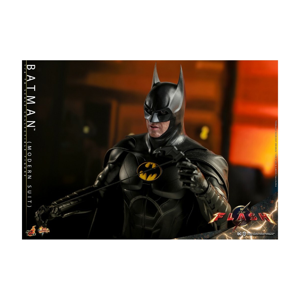 Hot Toys - DC Comics - Batman Modern Suit (Keaton) The Flash - Movie Masterpiece 1/6